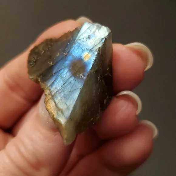 Raw Labradorite - Picture 5 of 6